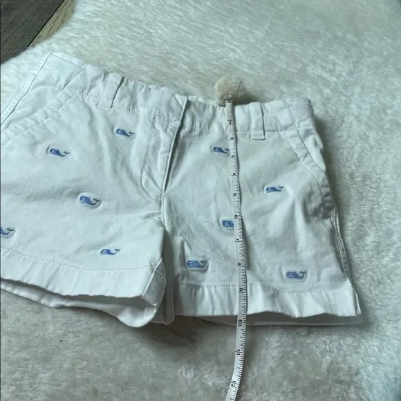 Vineyard Vines Kids White Blue Whale Embroidered Shorts - Picture 2 of 6